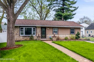 201 Hollowbrook Dr, Ewing Township, NJ 08638