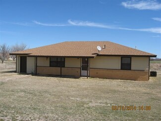 704 8th St, Faxon, OK 73540