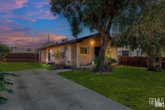 726 Belmont St, Delano, CA 93215