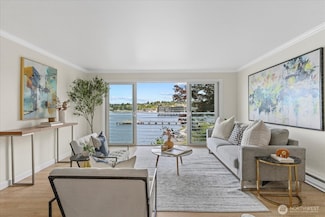 733 Lake St S Unit 202, Kirkland, WA 98033