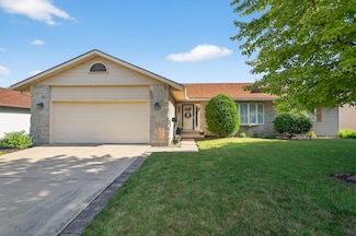 1814 Kingsbury Dr, Saint Marys, OH 45885