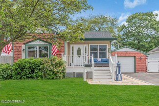 22 Franklin Ave, Keansburg, NJ 07734