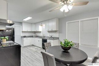 8124 Grant St, Omaha, NE 68134