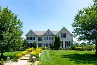 26 Pegasus Dr, Tinton Falls, NJ 07724