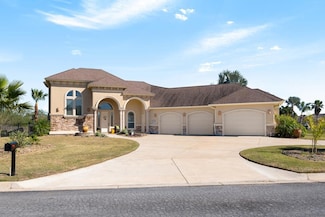59 Golf House Rd, Laguna Vista, TX 78578