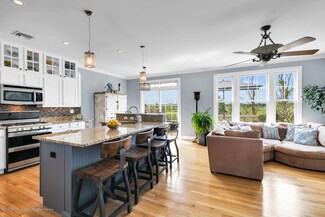 601 Park Ave Unit 7B, Port Monmouth, NJ 07758