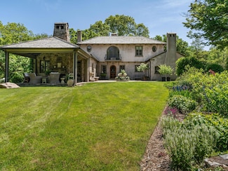 213 Beaver Brook Rd, Old Lyme, CT 06371