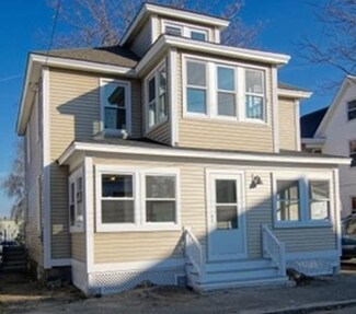 11 Royal St, Lowell, MA 01851