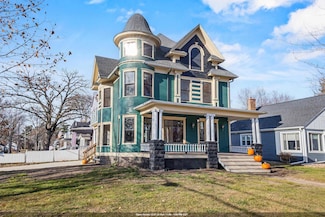 145 S Franklin St, Shawano, WI 54166