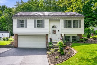 989 Bideford Dr, South Park, PA 15129