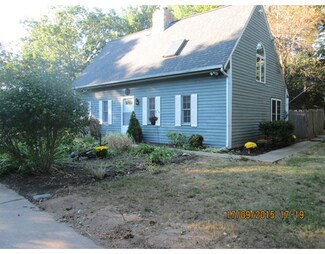 146 Lakeshore Dr, Blackstone, MA 01504