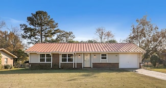 2210 Glen Haven Dr, Dothan, AL 36301