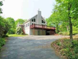17 Colletta Ln, Marlboro, NY 12542