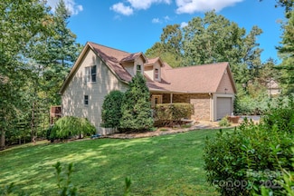 16 Dynasty Ln, Candler, NC 28715