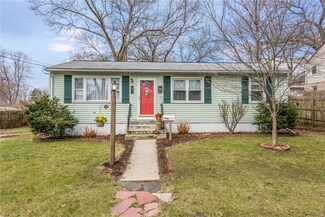 69 Homeland Ave, Warwick, RI 02886