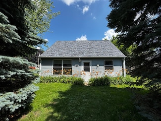826 Lakeview Ave, South Milwaukee, WI 53172