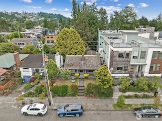 3002 Alki Ave SW, Seattle, WA 98116