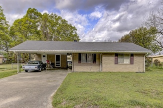 302 Blake Dr, Vicksburg, MS 39183