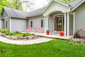 1102 Barton St, Otsego, MI 49078