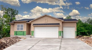 115 Woodland Ave, Lone Jack, MO 64070