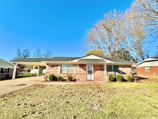 1103 NW 9th St, Stigler, OK 74462