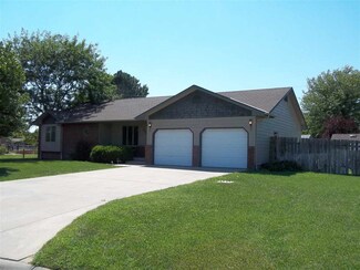 205 Parkview Dr, Burrton, KS 67020