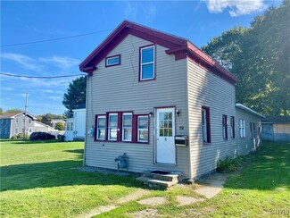 72 E Schuyler St, Oswego, NY 13126
