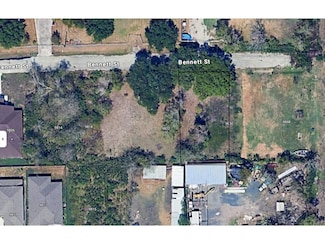 9826 Bennett St, Houston, TX 77029