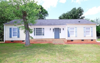6124 Coach Hill Ln, Charlotte, NC 28212