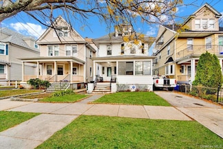 59 Jackson St, New Rochelle, NY 10801