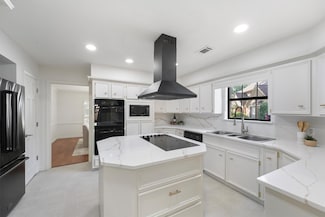 6711 Walton Heath Dr, Houston, TX 77069