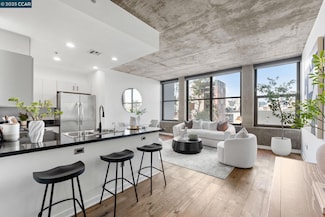 311 2nd St Unit 405, Oakland, CA 94607