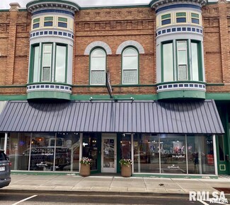 129 N Randolph St, Macomb, IL 61455