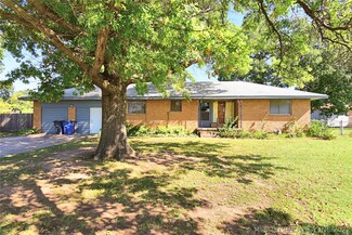 5709 E 7th St, Tulsa, OK 74112
