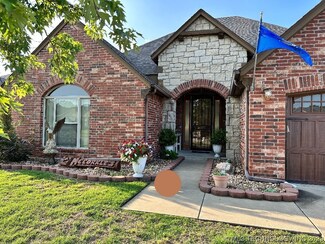 1305 W Ross Ave, Sapulpa, OK 74066