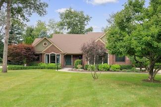 1120 American Elm St, Lake Orion, MI 48360