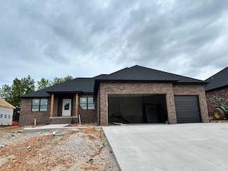 2133 N Silver Charm Ave, Springfield, MO 65802