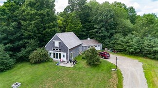 1602 N Main St, Winterport, ME 04496