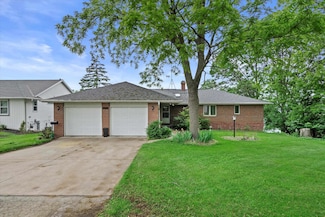 626 N Front St, de Pere, WI 54115