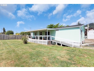 1060 Cornutt St, Myrtle Creek, OR 97457