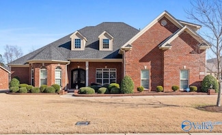 2033 Meadow Creek Cir SE, Owens Cross Roads, AL 35763