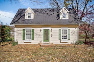 816 Peach Dr, Livingston, TN 38570