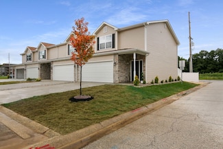 910 Penny Ct, Hobart, IN 46342