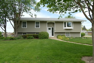 1701 Radnor Ct, Geneva, IL 60134