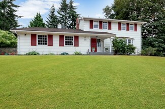 409 SW 197th St, Normandy Park, WA 98166
