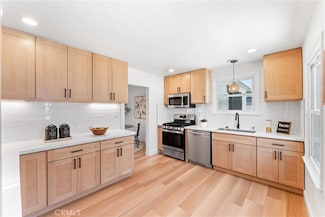 2151 W 108th St, Los Angeles, CA 90047