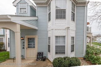 238 Tulip Ln, Freehold, NJ 07728