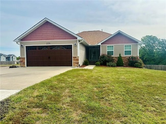 229 SE 141 Rd, Warrensburg, MO 64093