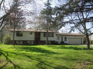 3910 Coomer Rd, Newfane, NY 14108
