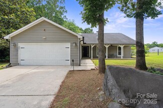 3807 Sweetgrass Ln, Charlotte, NC 28226